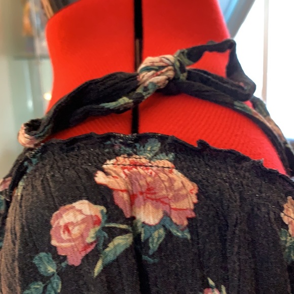 American Eagle Outfitters Floral Top-Black - Picture 5 of 12